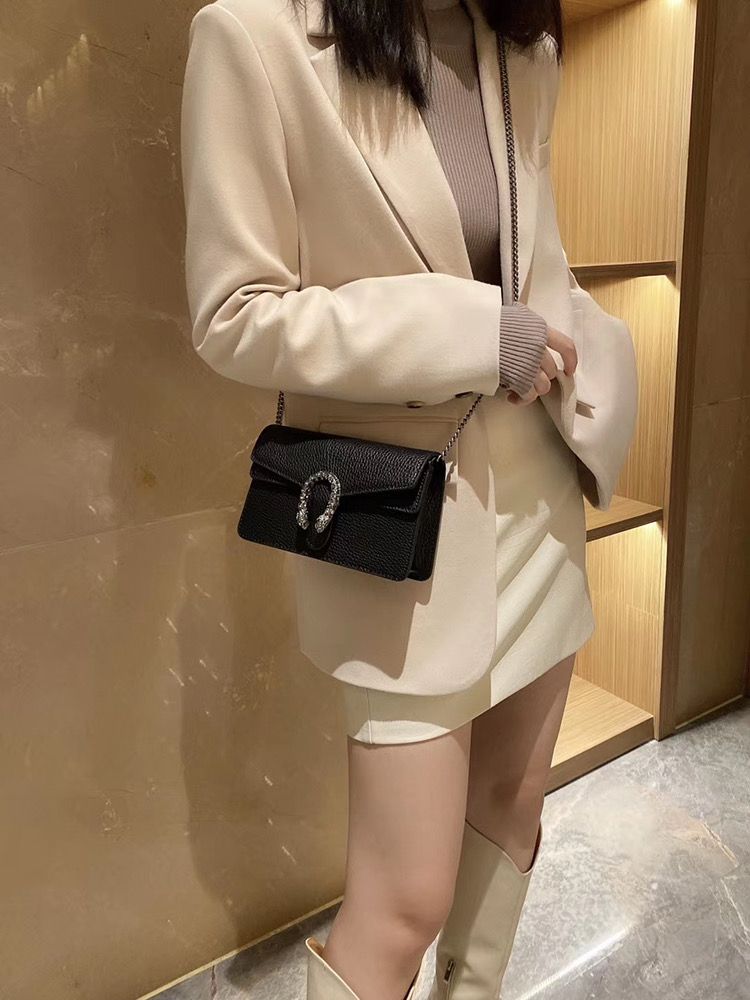 Croc Pattern Lock Detailing Sling Or Shoulder Bag For Women